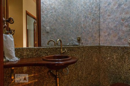 Casa para alugar com 600m², 4 quartos e 8 vagasLavabo