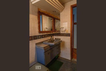 Casa para alugar com 600m², 4 quartos e 8 vagasBanheiro Suíte 2