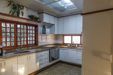 Casa para alugar com 600m², 4 quartos e 8 vagasCozinha