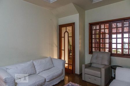 Casa para alugar com 600m², 4 quartos e 8 vagasSala