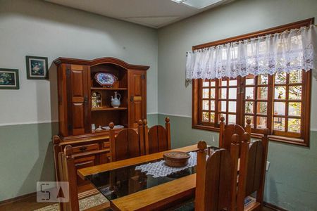 Casa para alugar com 600m², 4 quartos e 8 vagasCozinha