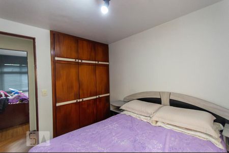 Quarto 1 de apartamento para alugar com 3 quartos, 62m² em Campo Comprido, Curitiba