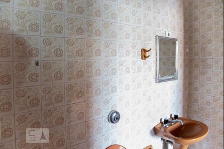 Casa à venda com 220m², 3 quartos e 2 vagasBanheiro da Suite 