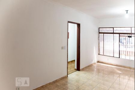 Sala de casa à venda com 3 quartos, 220m² em Vila Tolstoi, São Paulo