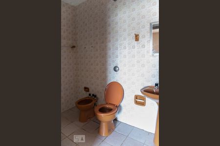 Casa à venda com 220m², 3 quartos e 2 vagasBanheiro da Suite 