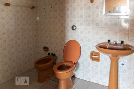 Casa à venda com 220m², 3 quartos e 2 vagasBanheiro da Suite 