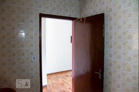 Casa à venda com 220m², 3 quartos e 2 vagasBanheiro 