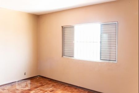 Casa à venda com 220m², 3 quartos e 2 vagasSuite