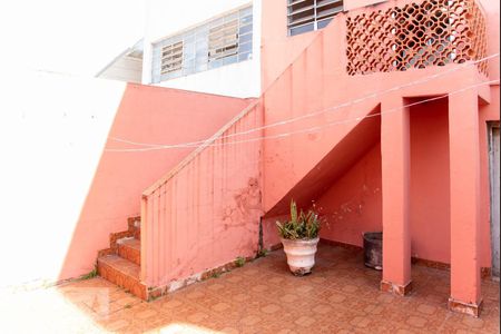 Casa à venda com 220m², 3 quartos e 2 vagasQuintal