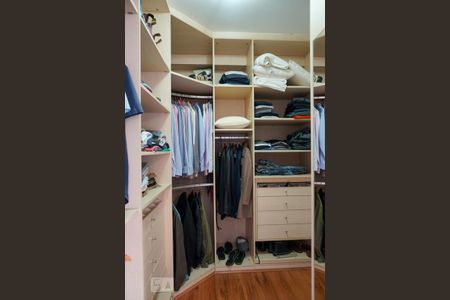 Apartamento à venda com 175m², 3 quartos e 2 vagasCloset da Suíte