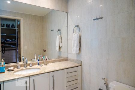 Apartamento à venda com 175m², 3 quartos e 2 vagasBanheiro da Suíte