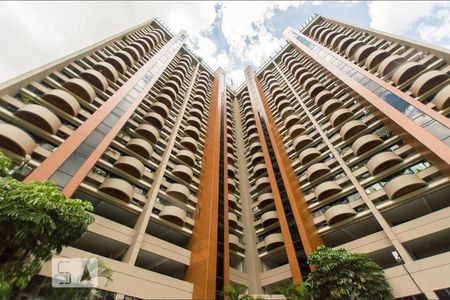 Apartamento à venda com 56m², 1 quarto e 1 vagaFachada