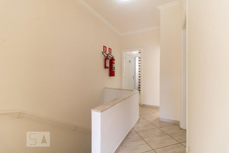 Escada de casa à venda com 4 quartos, 199m² em Jardim da Saúde, São Paulo