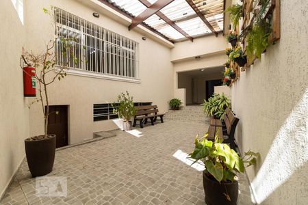 Casa à venda com 199m², 4 quartos e 2 vagas Casa à venda com 199m², 4 quartos e 2 vagasEntrada