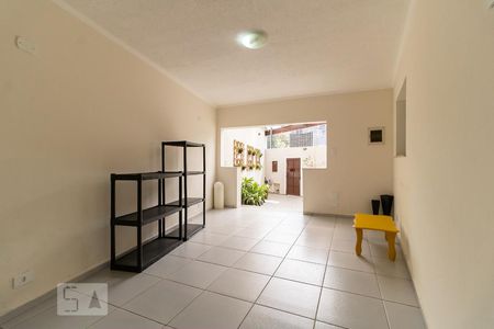 Casa à venda com 199m², 4 quartos e 2 vagas Casa à venda com 199m², 4 quartos e 2 vagasHall de Entrada