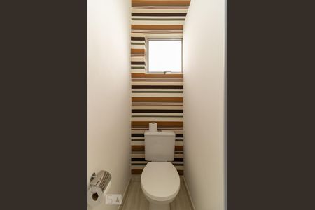 Casa à venda com 199m², 4 quartos e 2 vagas Casa à venda com 199m², 4 quartos e 2 vagasBanheiro