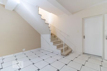 Escada de casa à venda com 4 quartos, 199m² em Jardim da Saúde, São Paulo