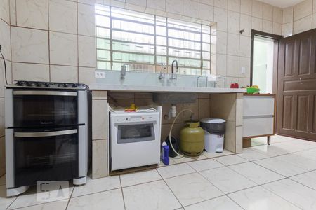 Casa para alugar com 160m², 2 quartos e 2 vagasCozinha
