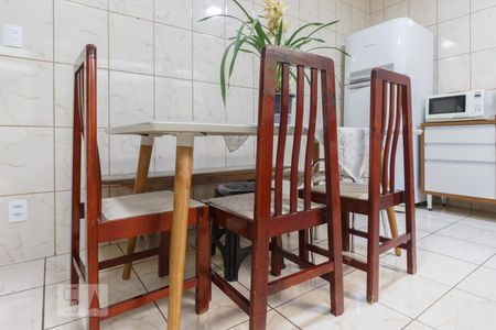 Casa para alugar com 160m², 2 quartos e 2 vagasCozinha