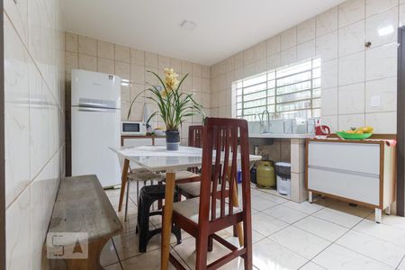 Casa para alugar com 160m², 2 quartos e 2 vagasCozinha