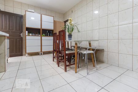 Casa para alugar com 160m², 2 quartos e 2 vagasCozinha