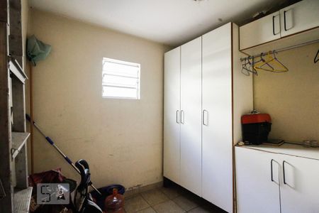Casa à venda com 150m², 3 quartos e 2 vagasQuarto de serviço 