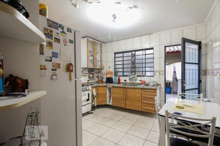 Casa à venda com 150m², 3 quartos e 2 vagasCozinha 