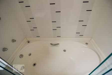 Apartamento à venda com 254m², 3 quartos e 4 vagasBanheiro da Suíte 1