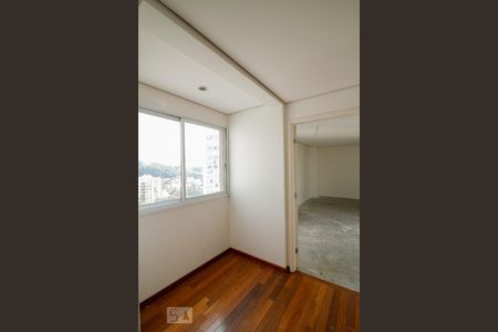 Apartamento à venda com 254m², 3 quartos e 4 vagasCorredor