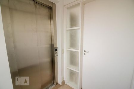 Apartamento à venda com 254m², 3 quartos e 4 vagasHall social