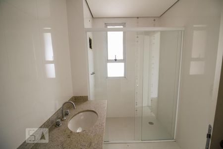 Apartamento à venda com 254m², 3 quartos e 4 vagasBanheiro Suíte 2