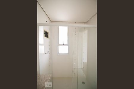 Apartamento à venda com 254m², 3 quartos e 4 vagasBanheiro Suíte 2