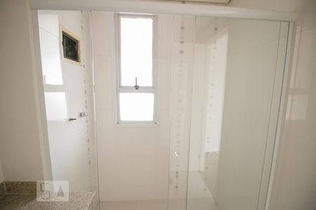 Apartamento à venda com 254m², 3 quartos e 4 vagasBanheiro Suíte 2