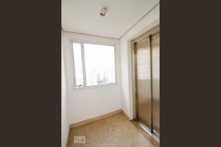 Apartamento à venda com 254m², 3 quartos e 4 vagasHall social