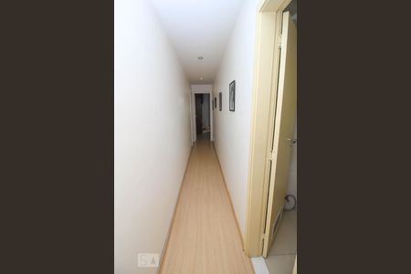 Corredor de apartamento para alugar com 2 quartos, 90m² em Laranjeiras, Rio de Janeiro
