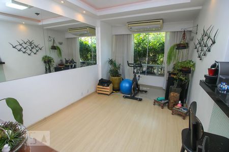 Sala de apartamento para alugar com 2 quartos, 90m² em Laranjeiras, Rio de Janeiro