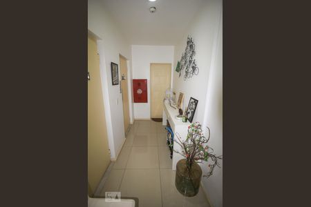 Hall de Entrada de apartamento para alugar com 2 quartos, 90m² em Laranjeiras, Rio de Janeiro