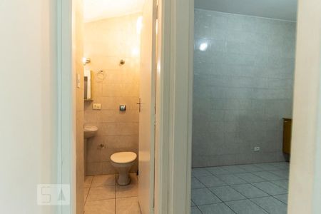 Banheiro de apartamento para alugar com 1 quarto, 35m² em Santo Amaro, São Paulo
