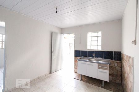 Cozinha de casa para alugar com 1 quarto, 20m² em Vila Mangalot, São Paulo
