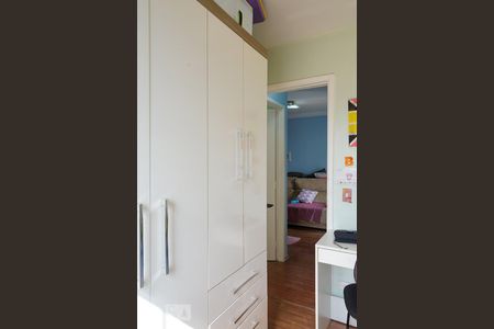 Apartamento à venda com 57m², 2 quartos e 1 vagaQuarto 2