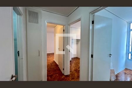 Corredor de apartamento para alugar com 3 quartos, 94m² em Pinheiros, São Paulo