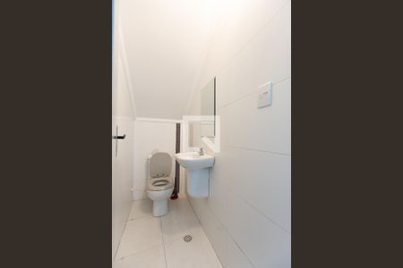 Lavabo de casa de condomínio para alugar com 2 quartos, 68m² em Parada Xv de Novembro, São Paulo