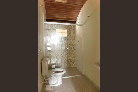 Banheiro de kitnet/studio para alugar com 1 quarto, 30m² em Vila Invernada, São Paulo