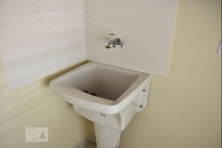 Área de serviço - tanque de kitnet/studio para alugar com 1 quarto, 30m² em Vila Invernada, São Paulo