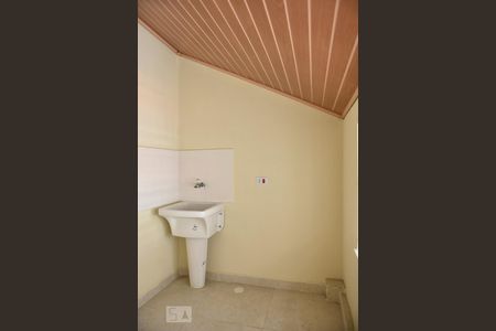 Área de serviço de kitnet/studio para alugar com 1 quarto, 30m² em Vila Invernada, São Paulo