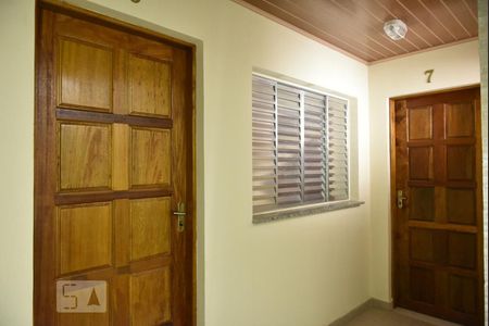 Porta de entrada de kitnet/studio para alugar com 1 quarto, 30m² em Vila Invernada, São Paulo