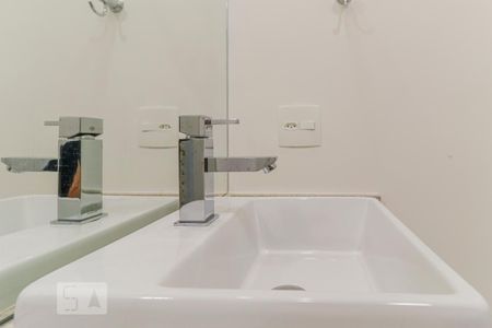 Apartamento para alugar com 59m², 2 quartos e 2 vagasBanheiro Social - Pia