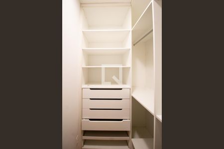 Apartamento para alugar com 70m², 2 quartos e sem vagaDetalhe do closet