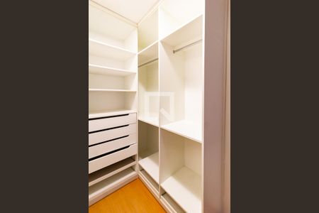 Apartamento para alugar com 70m², 2 quartos e sem vagaDetalhe do closet