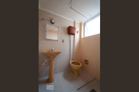 Banheiro de apartamento à venda com 1 quarto, 30m² em Farroupilha, Porto Alegre